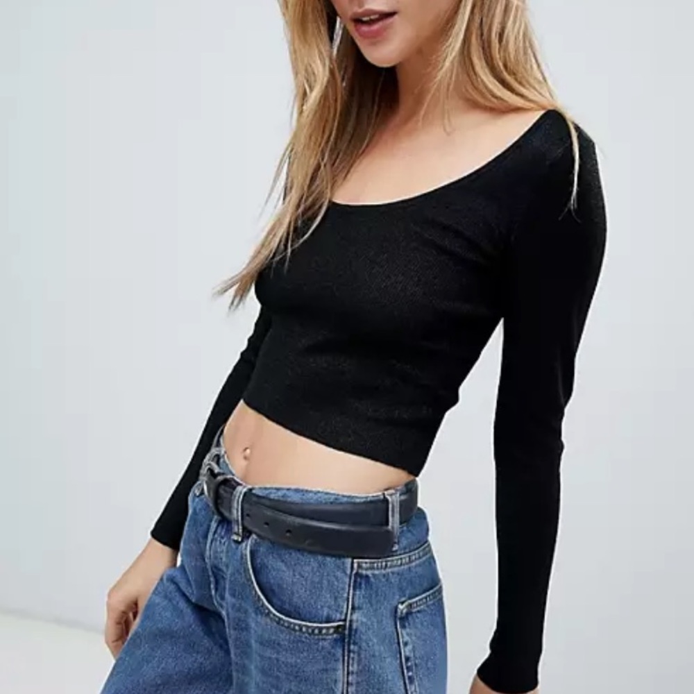Basic Black Scoop Neck Long Sleeve Cropped Tee